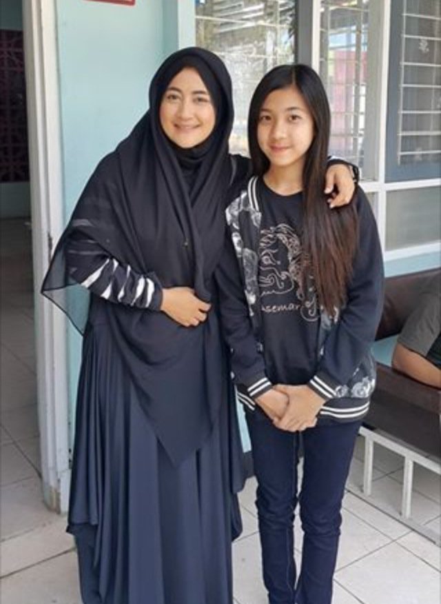 regina_fio's tweet photo. Umi Pipik &amp; Tante Dela
Bismillah 🎬 
#latepost👍 https://t.co/KgxkehPYR0