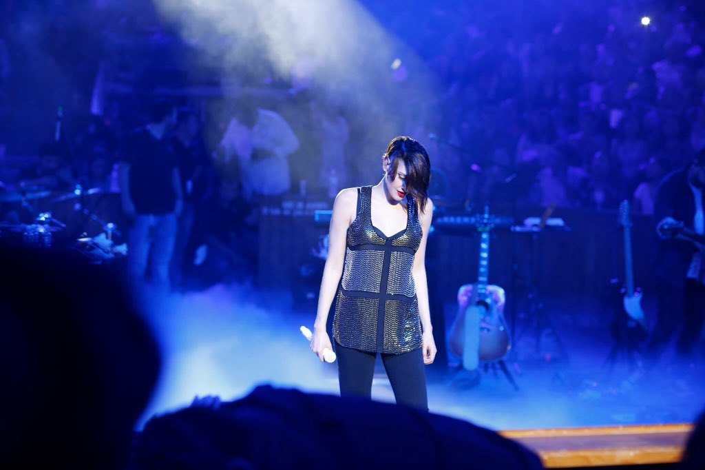 Franciscolermag's tweet photo. Muchas gracias @haashoficial por traer su bella voz y esos momentos a Cd. Victoria ,  son las mejores 🙌🏻  🌹🌹🌹 https://t.co/rEmIK3ewaS