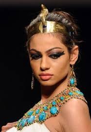 RoyallyInStyle's tweet image. ❝Daddy said I should have everything!!❞
👑RT/follow 
👑Ships w chemistry 
👑Literate
👑Descendants/MH RP