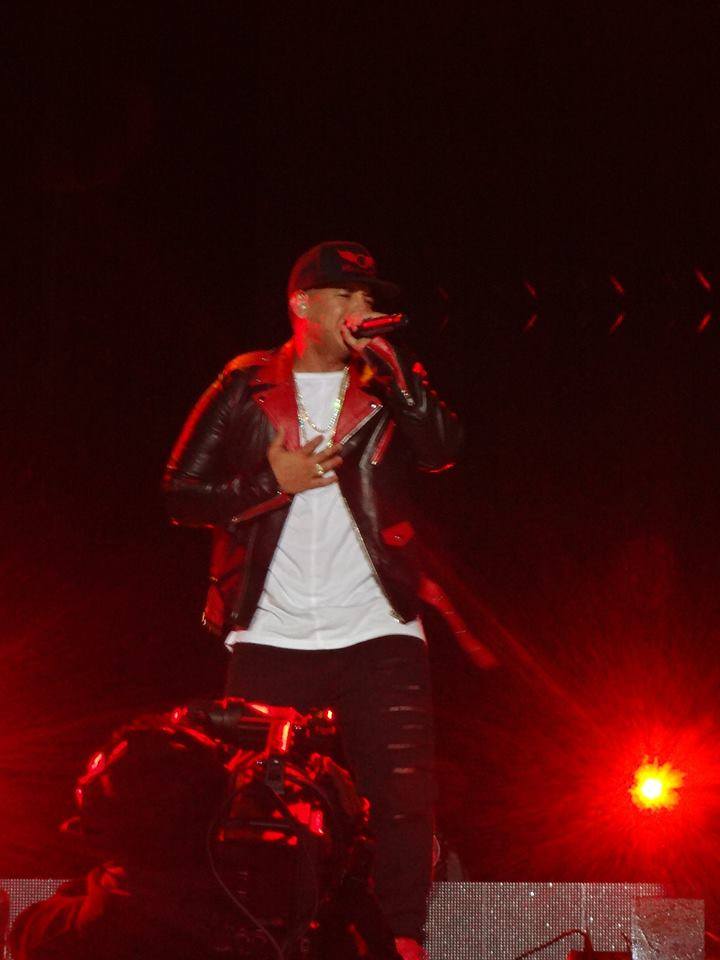 TeamCangriArg's tweet photo. Ya pasó un mes del show de @daddy_yankee en Argentina,Solo decir gracias.Se te quiere! @MaynaNevarez @helgagarcia https://t.co/oeRqNZTvT1
