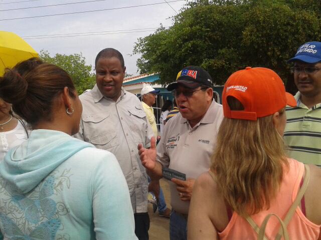 AvilioTroconiz's tweet photo. Humillan a madres venezolanas pidiéndoles la partida de nacimiento del bebé para comprar pañales #MaduroSaqueador https://t.co/H5EGIcZIGJ