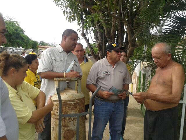 AvilioTroconiz's tweet photo. Llegamos a hacer las colas pero sin lograr comprar lo que necesitamos porque ya no hay #MaduroSaqueador https://t.co/RAYCgNzYzU