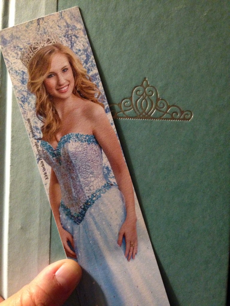 Just read #theSelection by <a href="/kieracass/">Kiera Cass👑</a> with my @maryrisener bookmark. I can totally see  #MaryRisenerAsMarleeTames