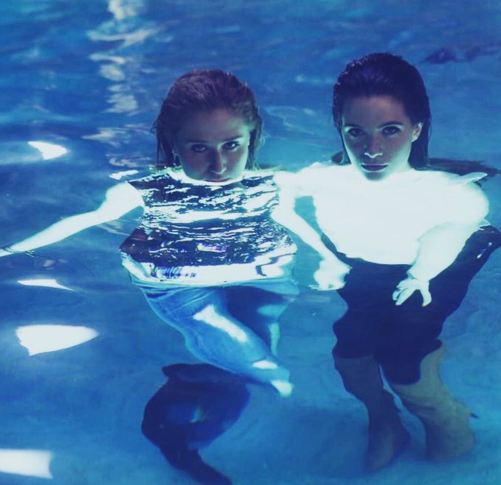 fakingitspoiler's tweet photo. Voltou! KARMY! #FakingIt https://t.co/2HoSjArGJB