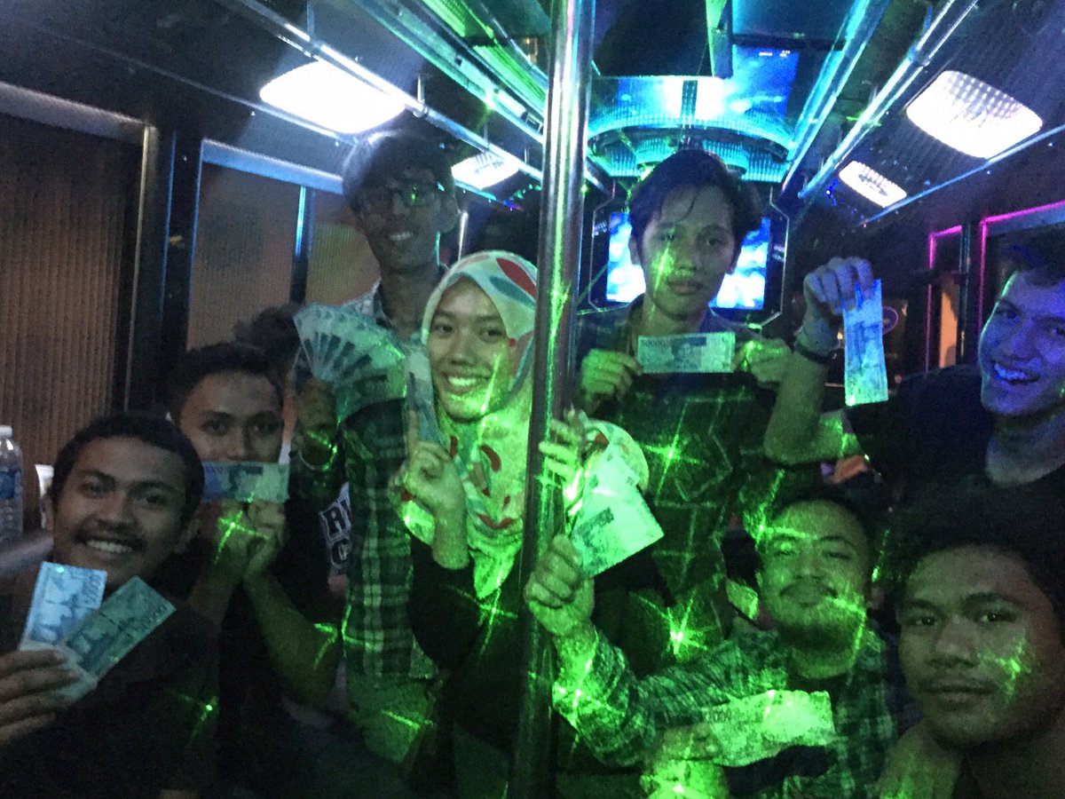 myXL_Jabo's tweet photo. Belom Bisa MoveOn,Yeay MENANG #COCRAIDCOMPETITION Fresh Money:) Selamat ya Balioboro Dapet 1 Juta #VIPBUSXL 25/10/15 https://t.co/G2VIcdIkum