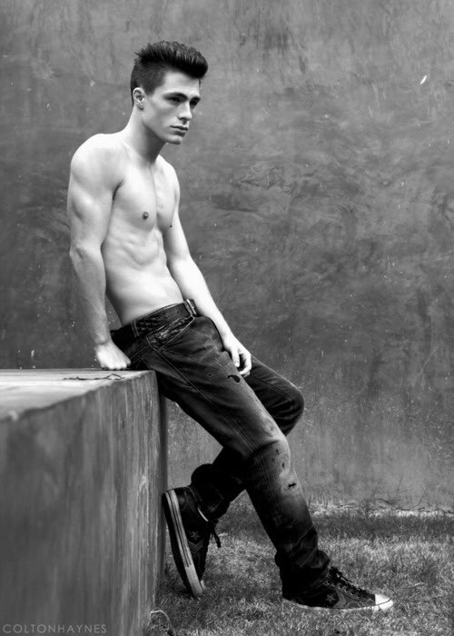 New Jackson. Not new to RP or TW. 
– Mature Content. 
– Ships with chemistry. 
– DMs open. 
RT, please.