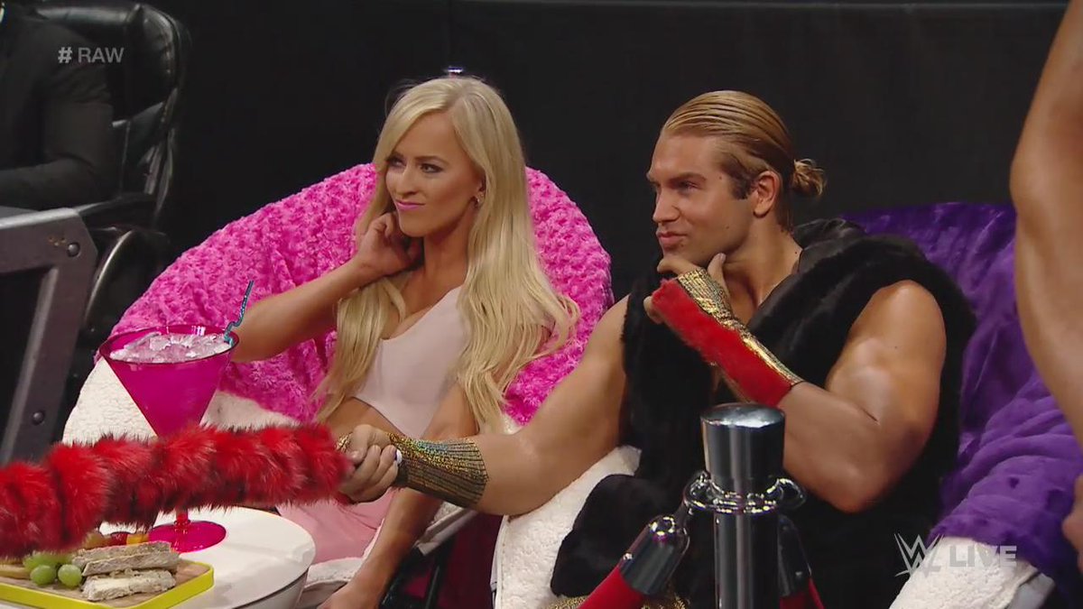 WWEUniverse's tweet image. The view from the ringside #VIPSection. 
@MmmGorgeous @RealSummerWWE #RAW