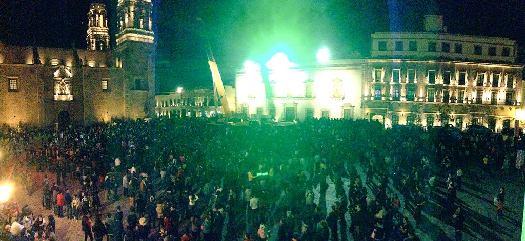 MiguelAlonsoZac's tweet photo. Con la participación de la compañía TRANCE EXPRESS esta noche en plaza de armas damos clausura al #FITC2015. https://t.co/xQZE6j5i3b