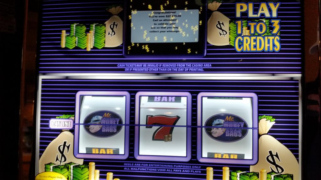 MavsManiaac84's tweet image. Hey @VGTInc @aristocratslots ....I love yalls machines! #RedScreen #Jackpot
