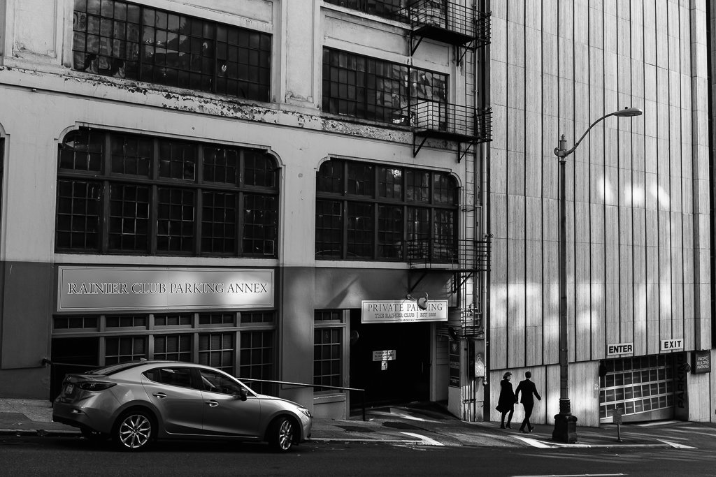 EyeandtheStreet's tweet photo. Hand in hand. Seattle Washington 2015
#FujifilmX_US #x100s #Seattle #theeyeandthestreet #photographer #monochrome https://t.co/KOzJ8FxI1P