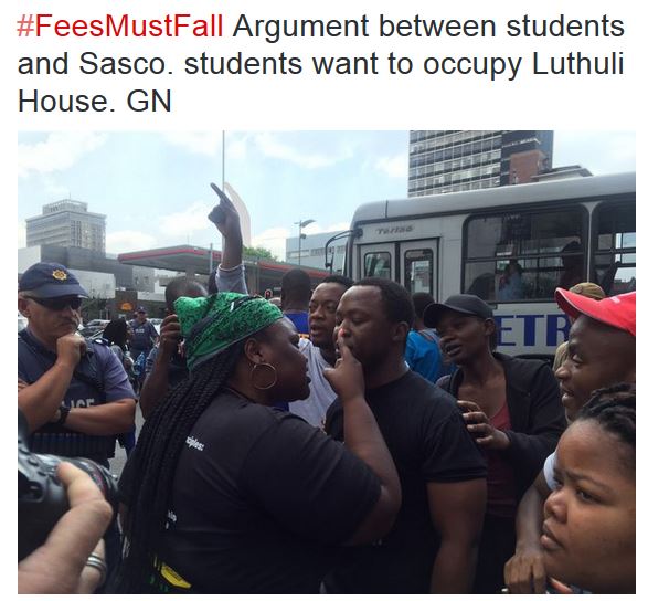 .<a href="/Sentletse/">Sentletse 🇿🇦🇷🇺🇵🇸🇱🇧</a> That auntie and this one here who attempted to stop Luthuli march must be working together!#ANCCapture