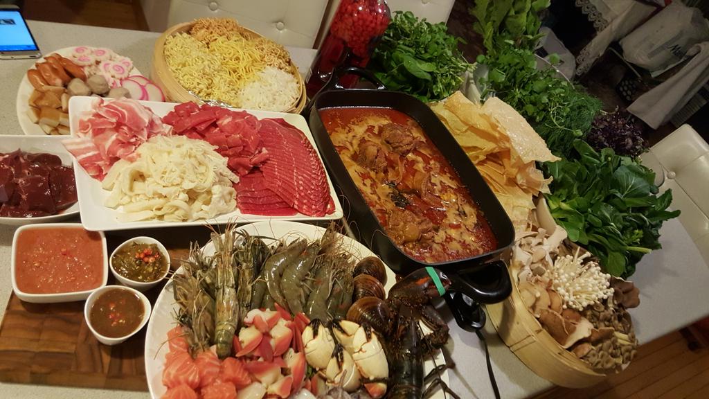 simplykhmer's tweet photo. Khmer's hot pot anyone #hotpot #khmerfood #khmercuisine #khmerpride #cambodianfood #kounkhmer_chef #khmer #cambodian https://t.co/dRW1ytZH4M