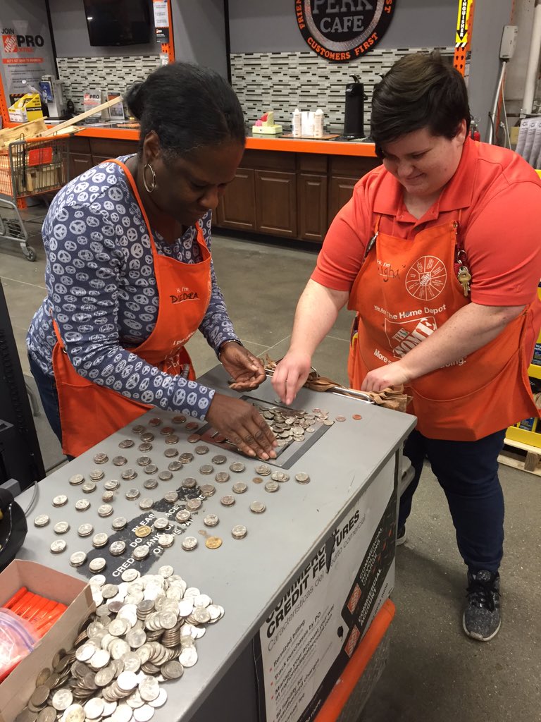 Blue92lx's tweet photo. Taking care of customer no matter how late or how many quarters!!!#nosetclosingtime https://t.co/aPbizRQ9bz