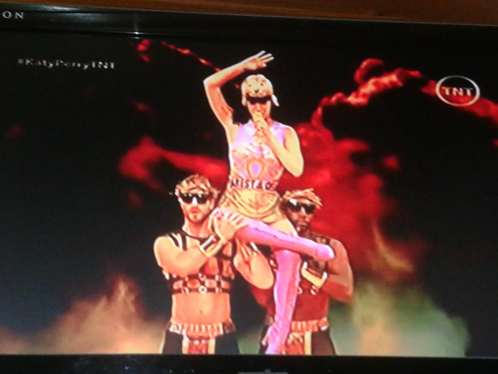 Ari_BullockerOk's tweet photo. #KatyPerryTNT  #PrismaticWorldTourTNT  ❤💞💖😍💟👸 https://t.co/fM2KrwRjdx