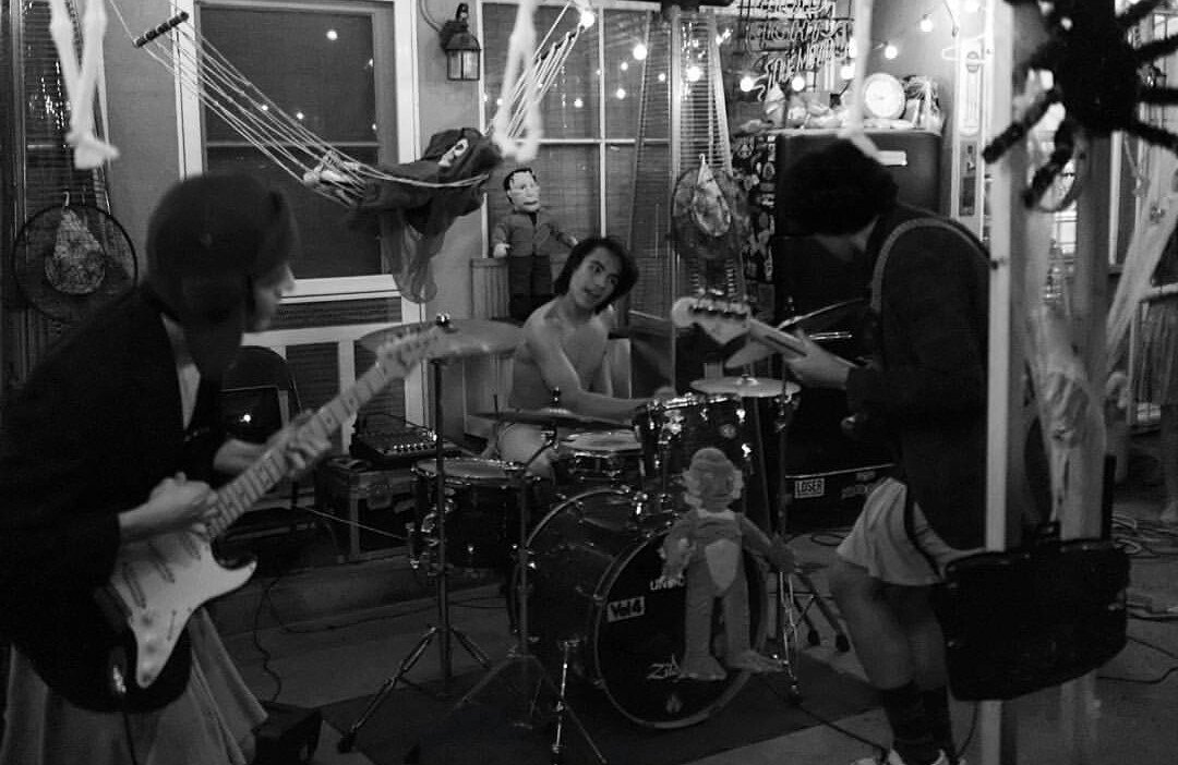 TheeBSides's tweet photo. A nice return to our most recent show! Look at us go! Doing that music thing 👻 https://t.co/APCqN5g1oF