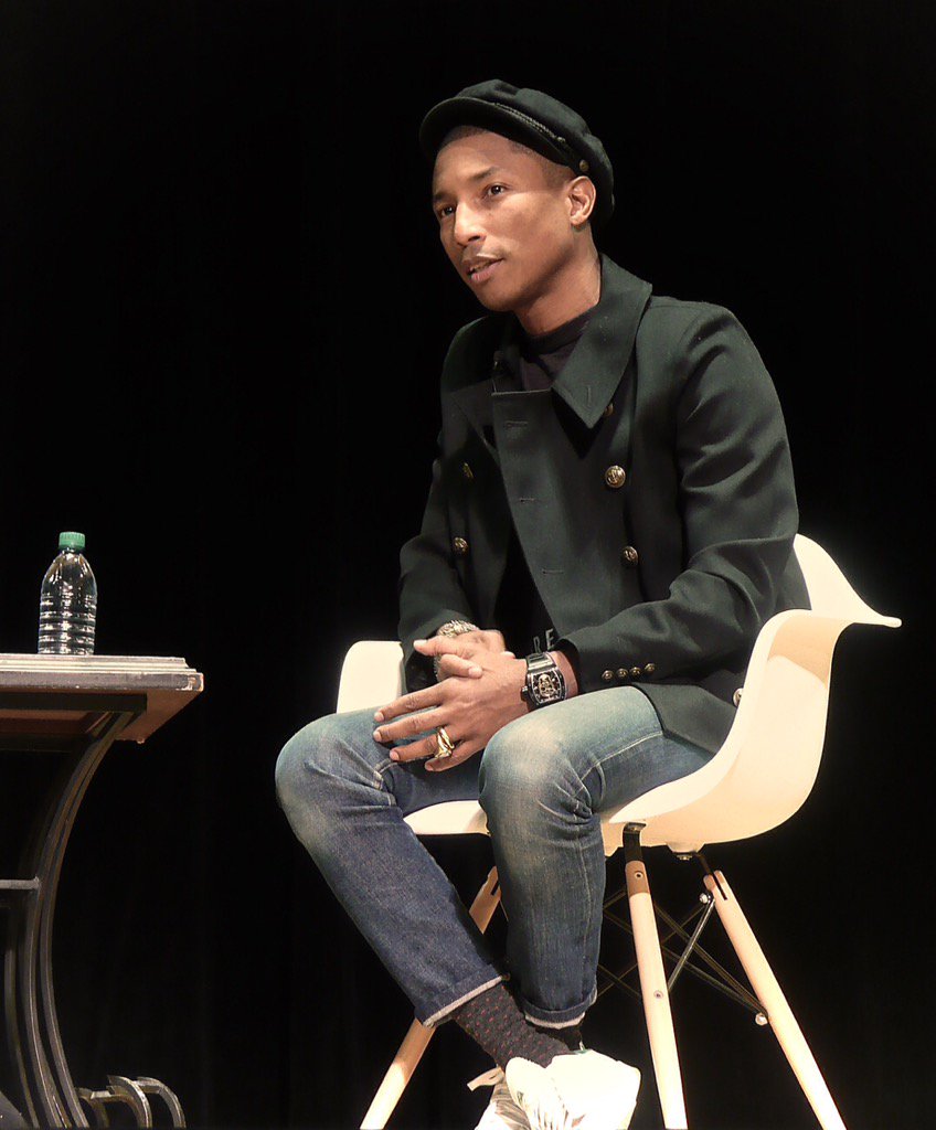 Qbertplaya's tweet photo. Got lucky and listened to a great conversation with ✨@Pharrell✨ this evening. #PharrellNYU https://t.co/VnIpzAj4aZ https://t.co/jaW8EDekII