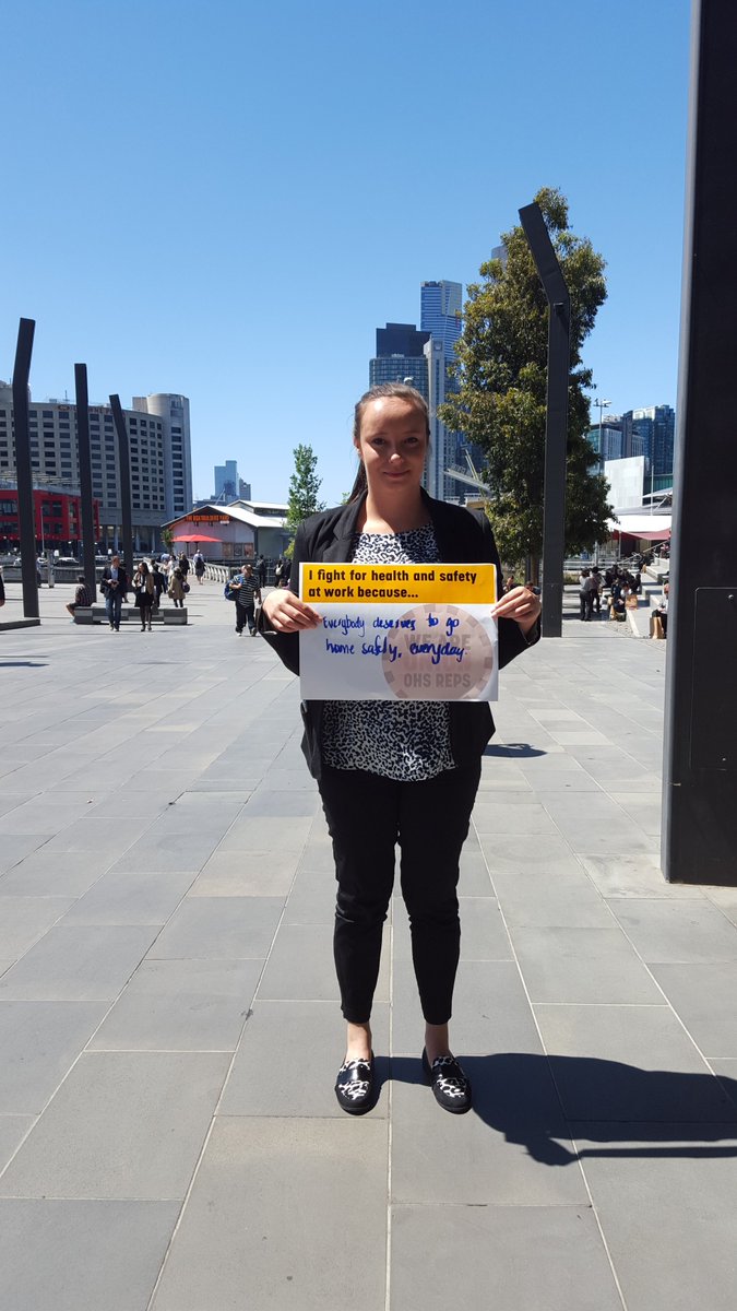 VicUnions's tweet photo. On a beautiful day in Melbourne, these HSRs are reminded why health and safety matters. #ausunions #HSweek2015 https://t.co/2b18citm43