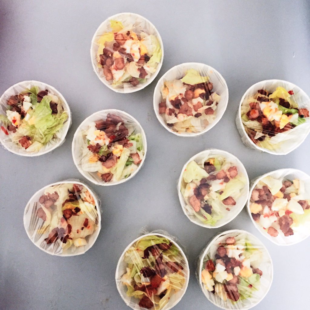 mirasamsuri's tweet photo. Home fusion chicken salad is on their wayyy to the faculty!!! Rm2 only catch us there!!! ✨✨✨✨✨✨✨✨ #PR5D https://t.co/w3DKaeAhWd