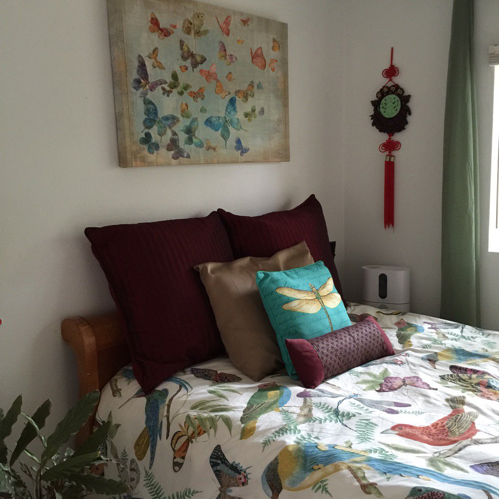 MarionMandala's tweet photo. Transformation Tip😊. Try using light and dark combinations for a nice contrast. #LivingInteriorsDesign https://t.co/fAiAciyACu