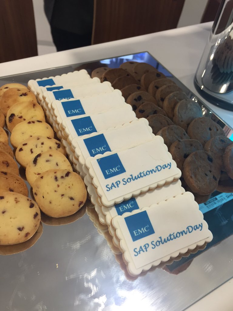 tildenwu's tweet image. Sweet treat for customers at #SAPweek Shanghai #emcsap during their coffee break