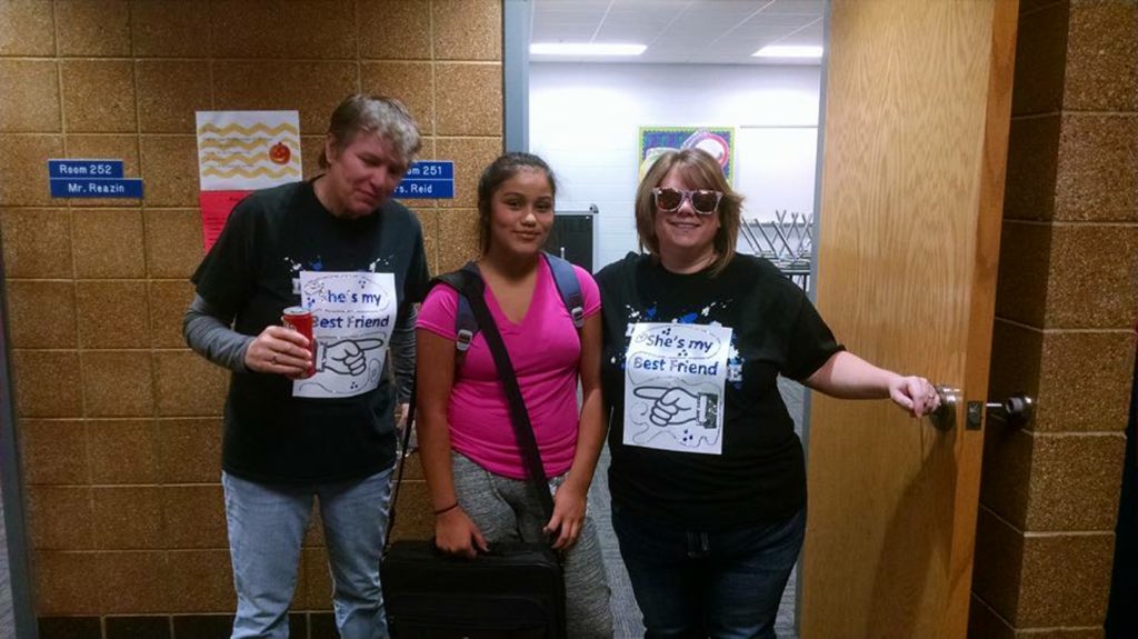 FireMommaReid's tweet photo. Teachers dress like students! #RedRibbonWeek #LyonsSchool https://t.co/xLKdCQDpYD