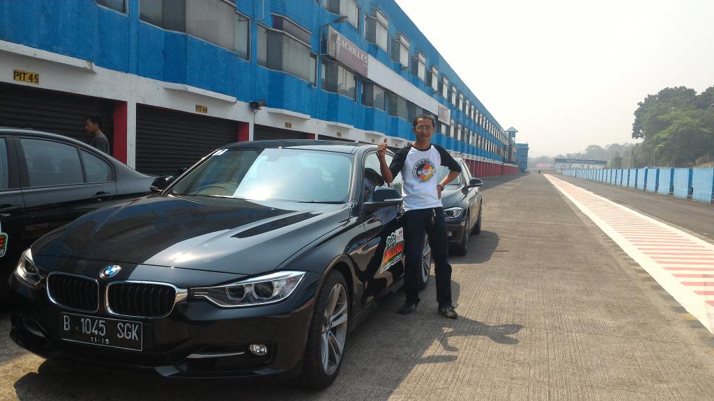 Ismaryanto's tweet photo. Testing the 328i sentul circuit indonesia #PertamaxPlus2015 @autobild_ina @e46bimmmers #e46nation #e46lover #ige46 https://t.co/f8jLhMvbDc