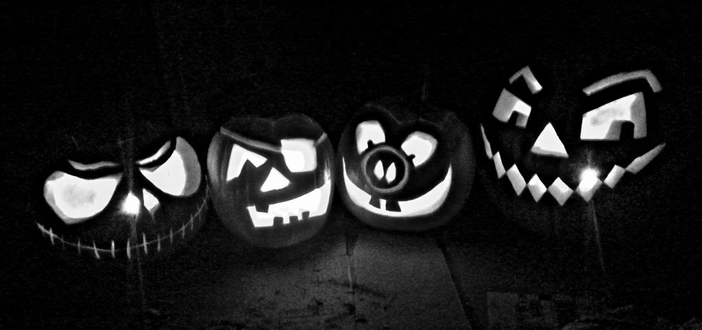daniel_a_dennis's tweet photo. #local #pumpkin makes the best #jackolantern. #freehand #Halloween https://t.co/BUXrd267cJ