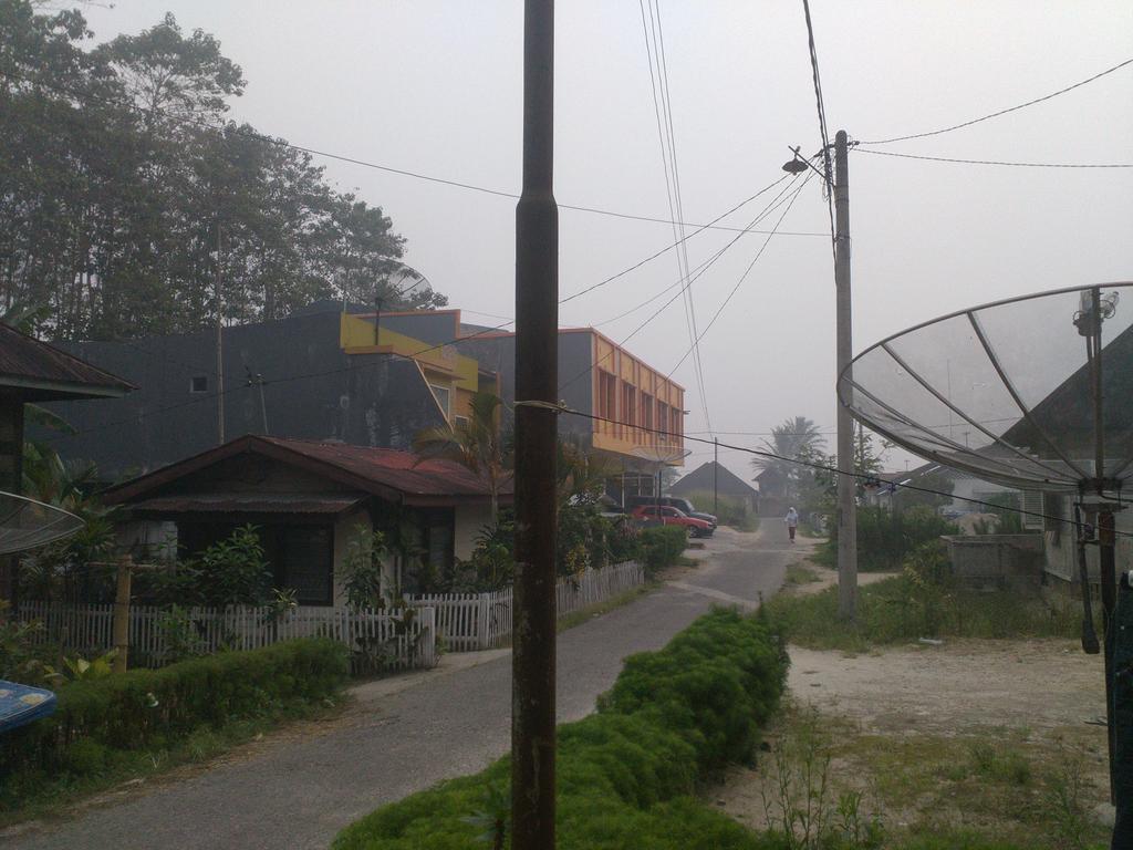 olaauliani's tweet photo. Masih seperti ini di Agam .. Kapan ngilangnya?? 
Anak sekolah juga belum diliburkan.. huhu
@infoSumbar #MelawanAsap https://t.co/V72l4RQ9Oy