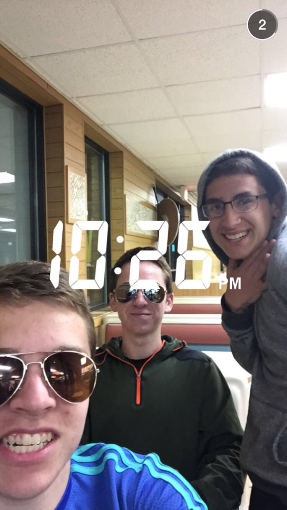 ReelNoah's tweet image. I&apos;d like to formally wish everyone a happy 10/26, 🍍 on! #BlurryNights #InanimateObjects