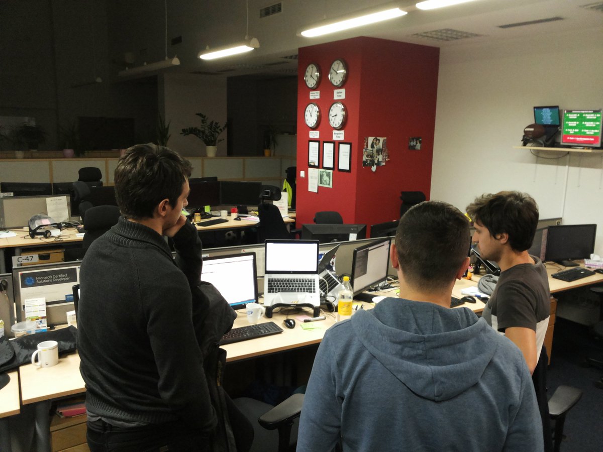 _kafex's tweet photo. Standup! #SabreHack #YOLOTeam https://t.co/5qnWvr5Loo