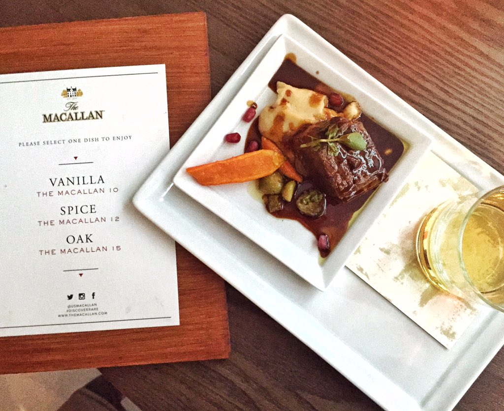 bitbyafox's tweet photo. This vanilla braised short rib pairing with the @USMacallan 10 year was zOMG. So good. #DiscoverRare https://t.co/U3zXxA6zSX