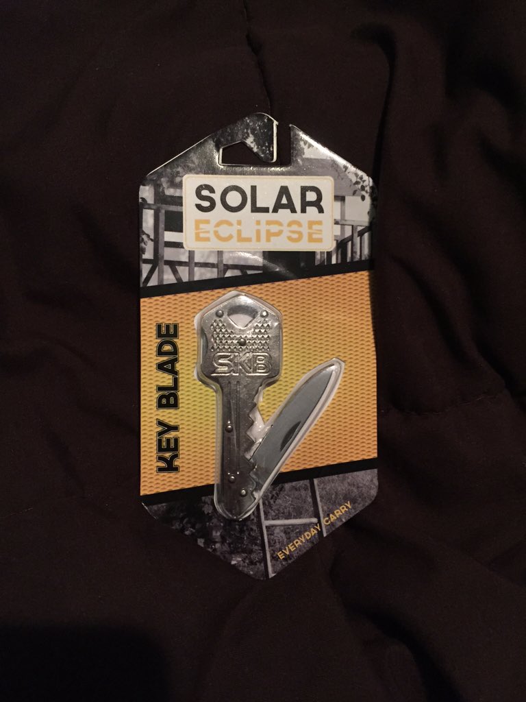 cduncan018's tweet photo. New emergency parcel opener :D #keyknife https://t.co/tzny7b2Ani