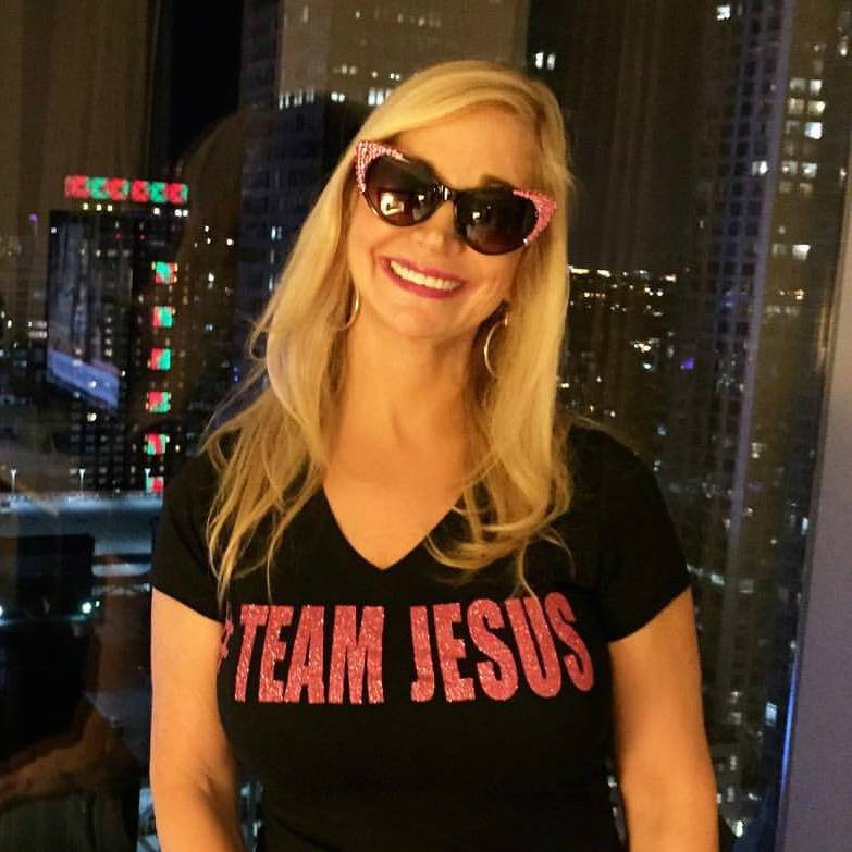 DebraGeorge's tweet photo. GIRLS!!! You're LOOKING GORGEOUS. ALLOW JESUS to work on the inside so that it's GORGEOUS too! DG #workonmeJESUS https://t.co/B28sKFjIi4