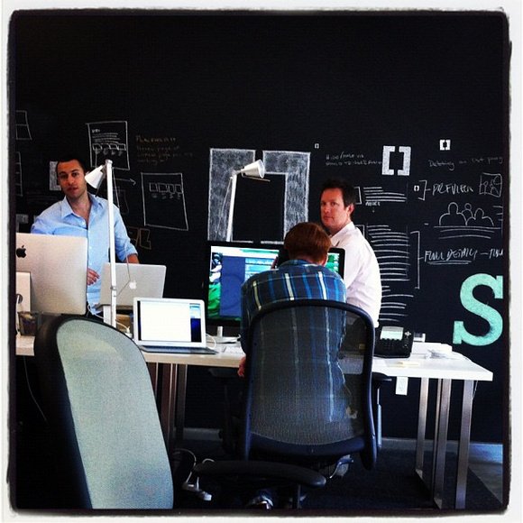 BuiltInAustin's tweet photo. 4 tips from Austin tech sales experts like @etarlo on how to price your product. https://t.co/uucTEj3feX https://t.co/KiTTBAy1nr
