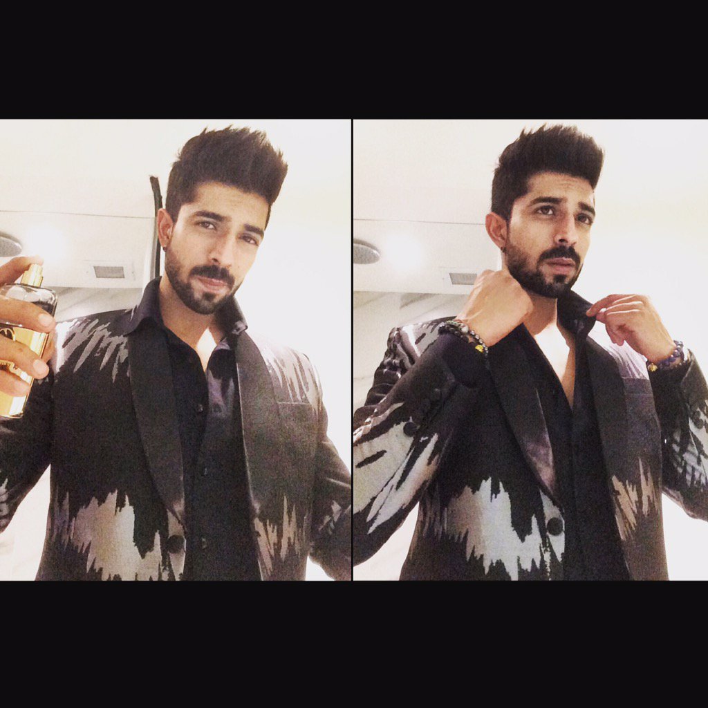 deepeshofficial's tweet photo. #GettingReady #Day3 #Colombo #GrandFinale #Styled by @RockyStarWorld , #Hair #SanaKhan , #Accessories #BeBajrang https://t.co/GhvoCWUHk4