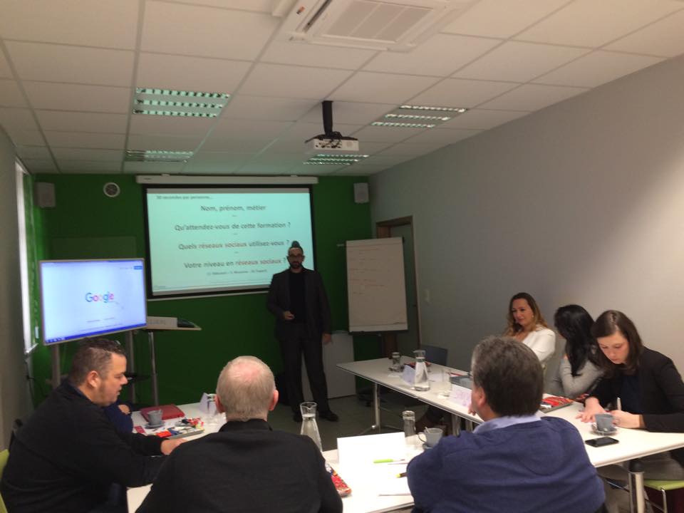 enetb's tweet photo. Formation #socialmedia relookée avec @Finergie, @cineecran,... et une animation de notre expert @iLucas23. https://t.co/6Pi5WD8Y1r