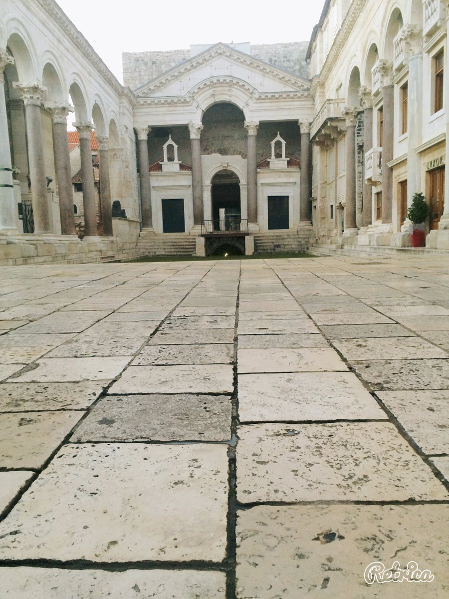 SplitHotel's tweet photo. Good Morning World !!! #oldtownsplit #hotelslavijasplit #hotelslavija #croatiafulloflife #croatia365 #split #oldtown https://t.co/MMDYYmK8Wh