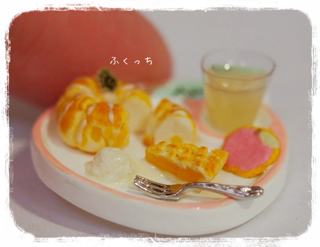 fukucchimomo's tweet photo. 11月7日・8日のギルドショーに持っていきます♪

#ミニチュア https://t.co/fpe1Upyz1o