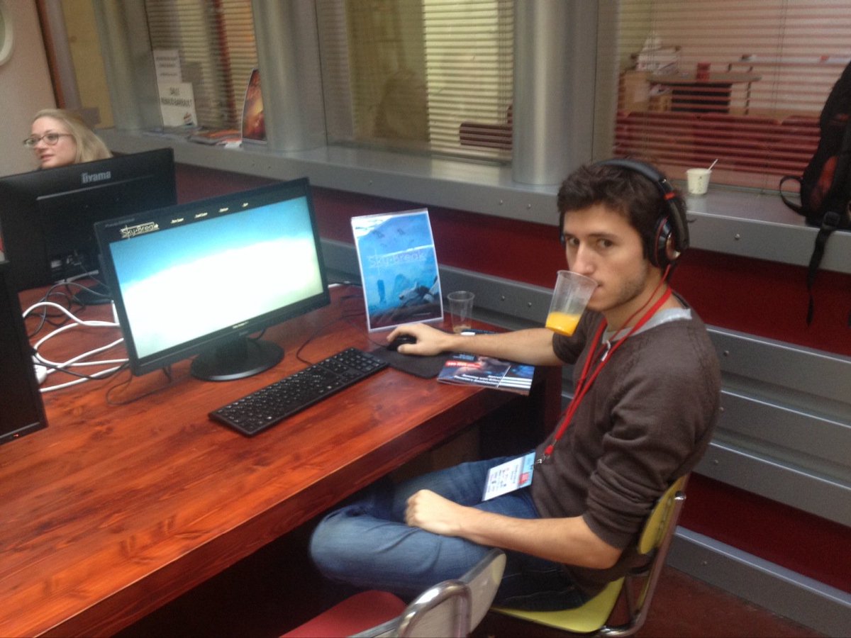FarskyInt's tweet photo. Ready and set for the second day at the @EIGD2015 ! https://t.co/zbDYt9tnLV