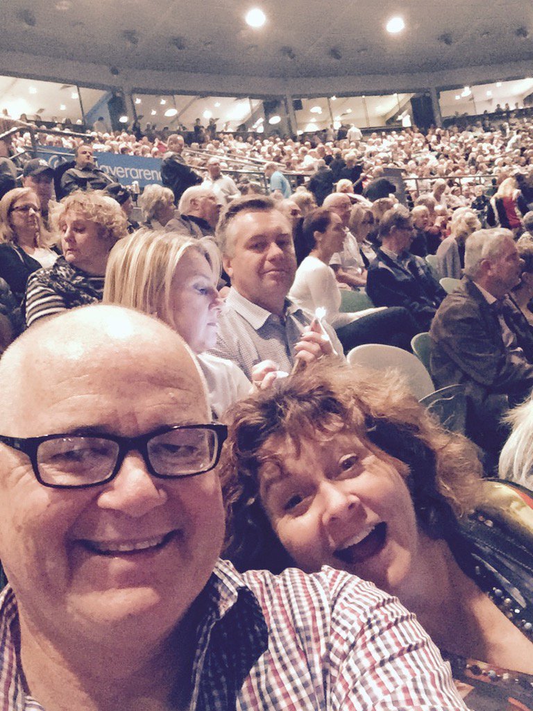 Jackducksnr's tweet photo. @tweetcaroline can't wait for the big show. Ultimate entertainer. https://t.co/rhDUbJqyjt