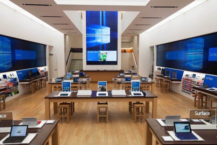 DescubreApple's tweet photo. Microsoft estrena su propia "Apple Store" en la Quinta Avenida de Nueva York https://t.co/dPxgfUZBIo https://t.co/iPX2ssStcS