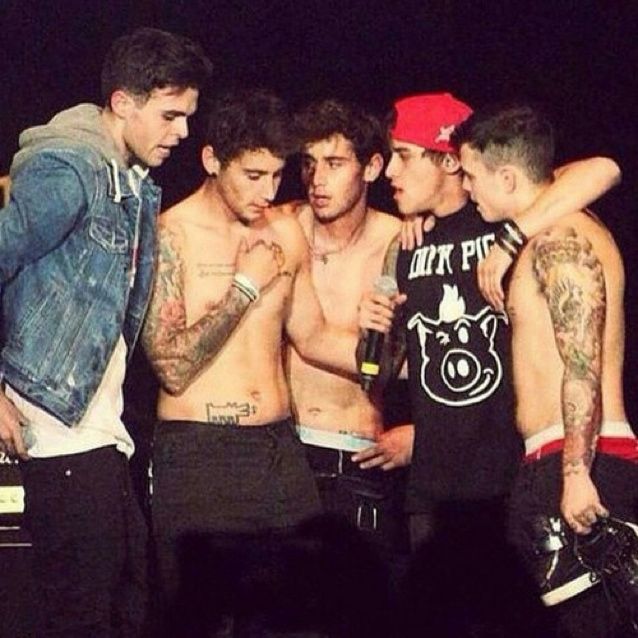 jaichill's tweet photo. rt if you're proud to be a part of the janoskians fandom 😈 https://t.co/56cgwQeSe8