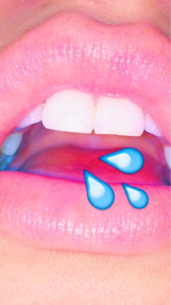 bri_dolla_sign's tweet image. Found this from the wknd lol👄💦#selfie #moisturizedaily #hobo #douchebagsontwitter #why