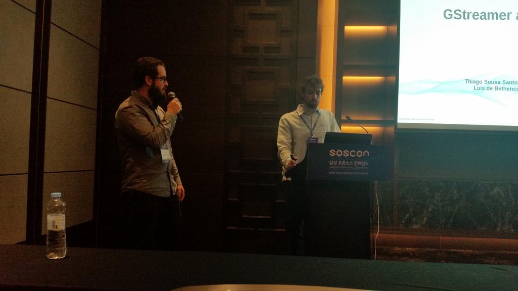 SamsungOSG's tweet image. @thgss and @luisbg are giving their talk about DRM in #gstreamer  right now at #SOSCON
