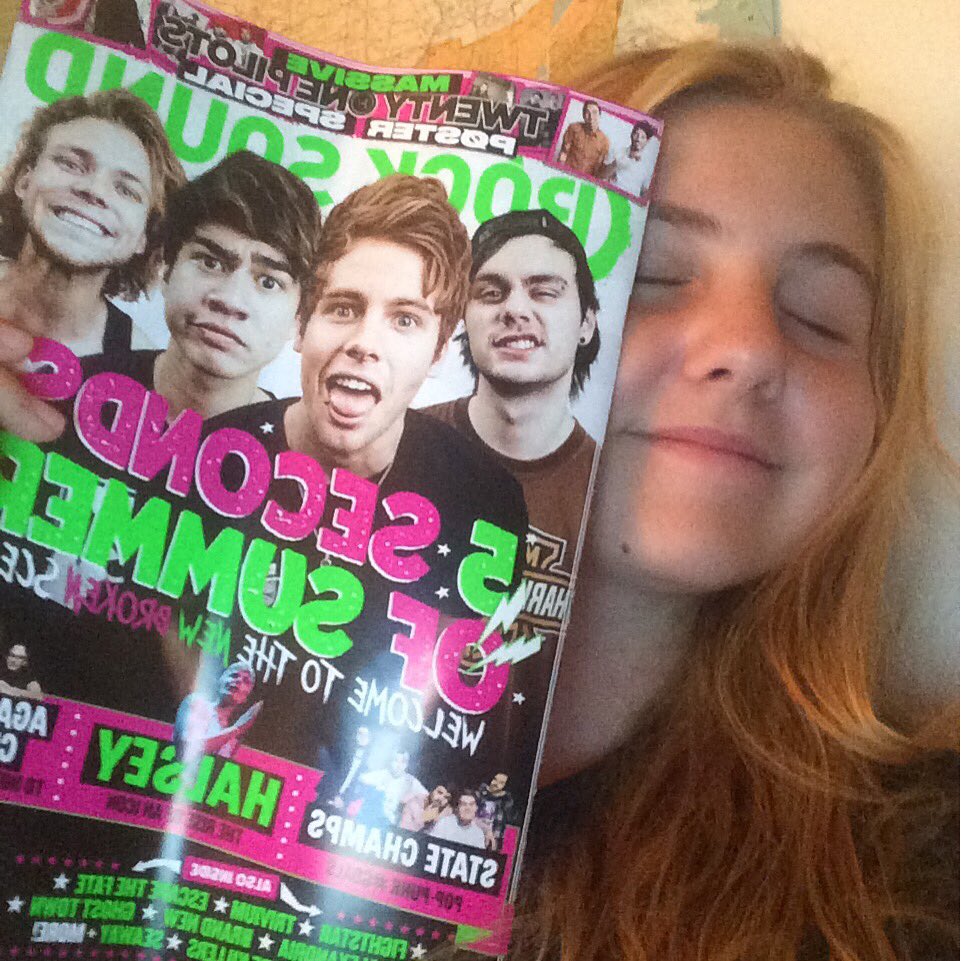 isjassomewhere's tweet photo. So happy with this💕 #5SOSRocksound @5SOS @rocksound https://t.co/QruZ57yfmi