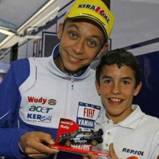 detikcom's tweet photo. #MostPopular Marquez Kecil dan Valentino Rossi Idolanya https://t.co/MO3xwVBsvB via @detikSport https://t.co/NC1xCrPOiv