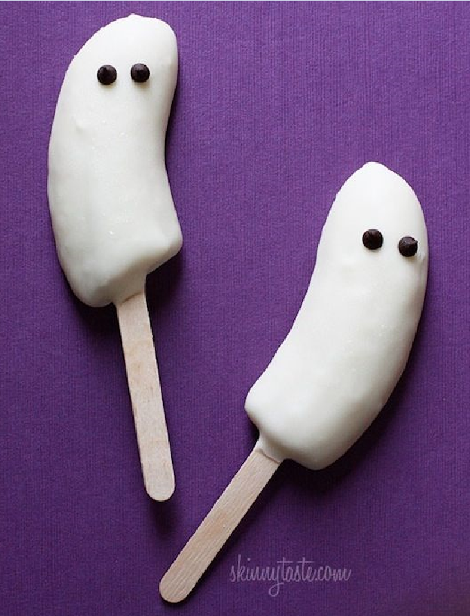 Prepping for #Halloween? We've found some spookily good healthy treats to try from <a href="/Listotic/">Listotic</a> ow.ly/TSBrs
