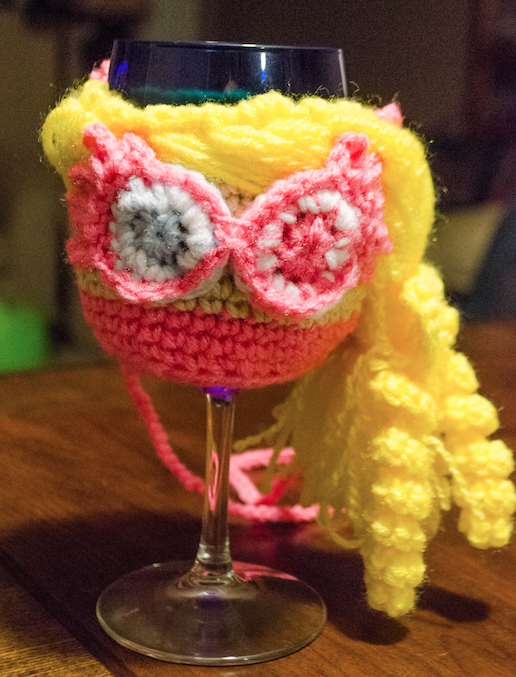 SarahMangold's tweet photo. Finally done with my Luna wine glass Woosie! @jk_rowling  @EmWatson @DanielRadcliff1 @rupertgrintnet  do you like it https://t.co/v75u8eYA30