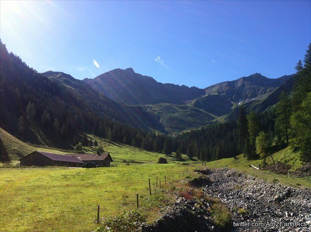 AmzEarthPics's tweet photo. Liechtenstein Alp Valuna #liechtenstein #alp #valuna #earth #nature https://t.co/IPaNrFwKjm