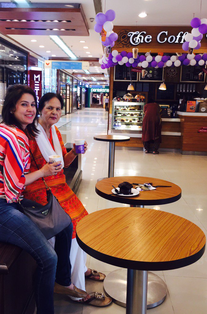 amritaraichand's tweet photo. Are u serious #BMC? u have taken out the chairs from #palladium #cofeeshops!!!! Really??? Are these open spaces???😡😡 https://t.co/i59O6Zr1Ks